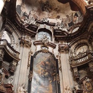 Meet your Posher, Leslie